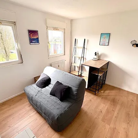 Apartman Bright With A View In The Heart Of